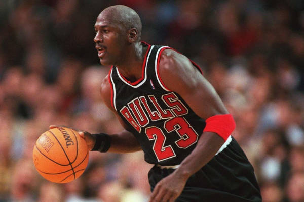 NBA歷史上的得分王：?jiǎn)痰ゎI(lǐng)銜，杜蘭特和哈登緊隨其后